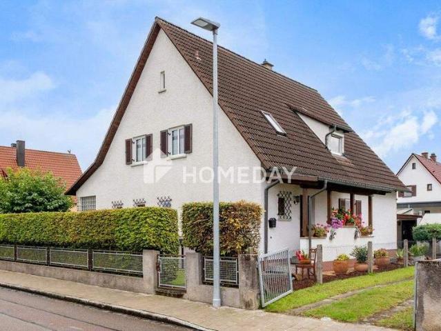 Zweifamilienhaus mit großem Garten, Garage und vielseitigem Potenzial