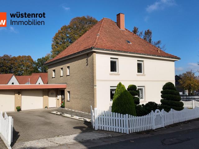 Zweifamilienhaus mit großem Gartenhaus in Lage Hörste