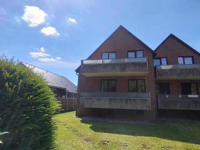 Zweifamilienhaus mit großem Grundstück