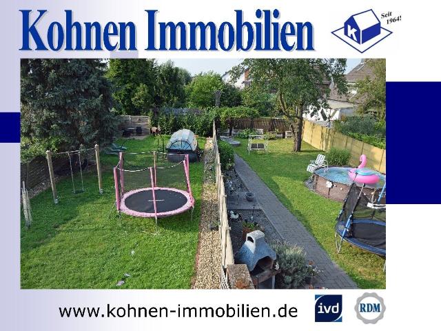 Zweifamilienhaus mit großem Grundstück in Jüchen Ideal für Mehrgenerationenwohnen