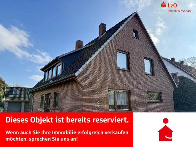 Zweifamilienhaus mit großem Grundstück und viel Nutzfläche