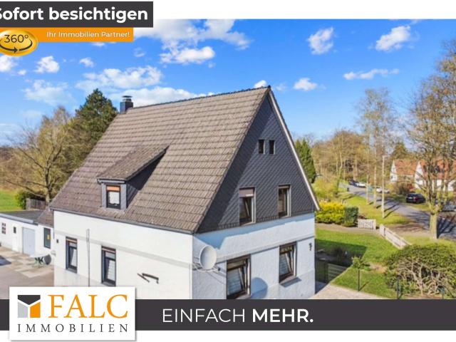 Zweifamilienhaus mit riesigem Grundstück und viel Platz für Ideen