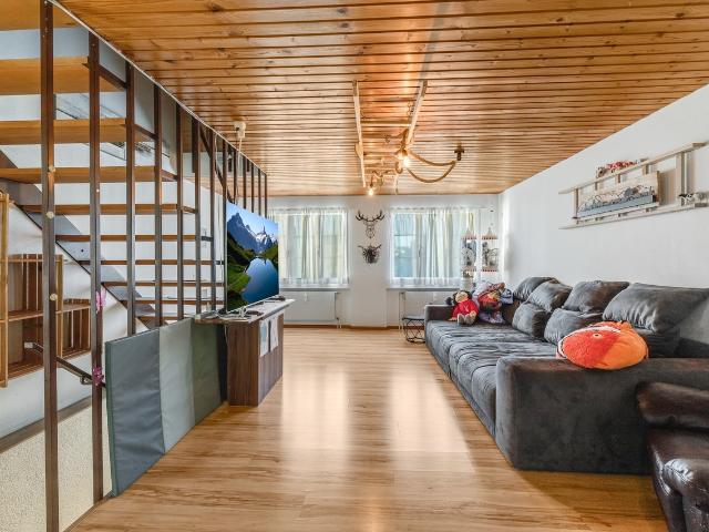 Zweifamilienhaus mit Potenzial an zentraler Lage in Oberwil BL
