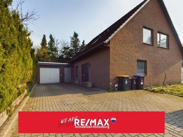 Zweifamilienhaus mit Renditepotenzial: Direkt vermietbare Wohnung und Renovierungsobjekt in einem!