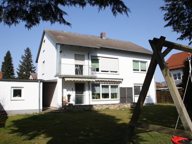ZWEIFAMILIENHAUS MIT SCHÖNEM GARTEN IN EMMERING