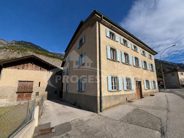 ZWEIFAMILIENHAUS IM DORF