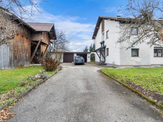 Zweifamilienhaus in Kirschentheuer bei Ferlach 6 Zimmer, 2 Küchen, Garage und Scheune !