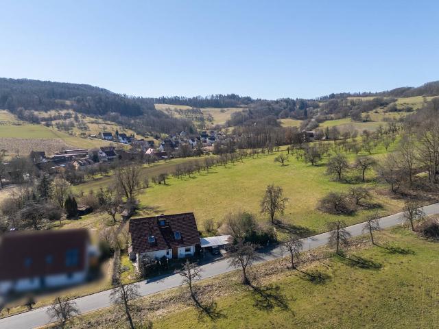 Zweifamilienhaus in Traumlage Grün, soweit das Auge reicht