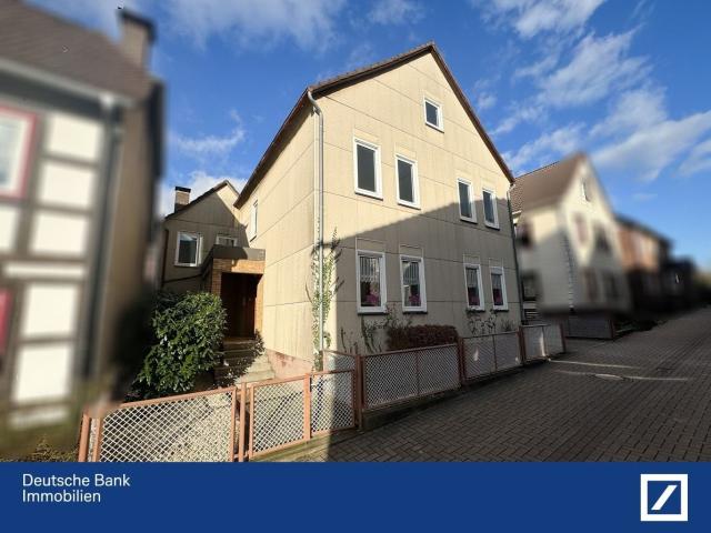 Zweifamilienhaus in zentraler Lage vielseitig nutzbar!