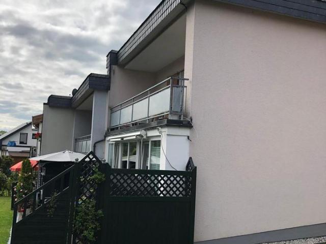 Zweifamilienhaus, Reiheneckhaus in Meschede. 1992. Sehr gute Lage