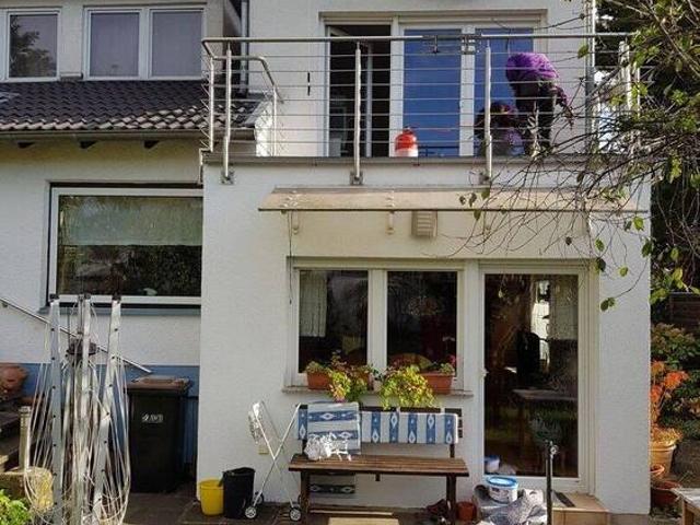 Zweifamilienrheieneckhaus mit 2 Eingängen in Köln Heimersdorf