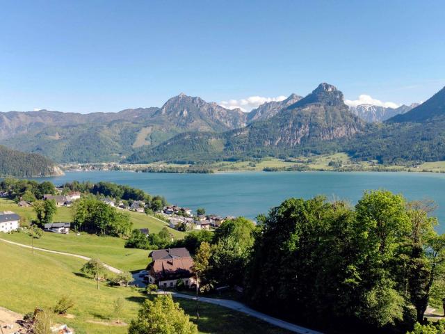 ZWISCHEN BERG, WALD UND SEE MODERNES CHALET IN RUHIGER AUSSICHTSLAGE