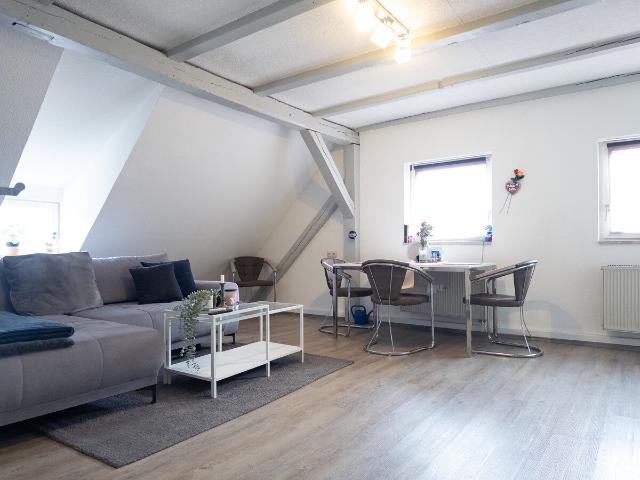 Zwischen Burg und Wörnitz! Gepflegte Dachgeschosswohnung in Denkmalgeschütztem Haus