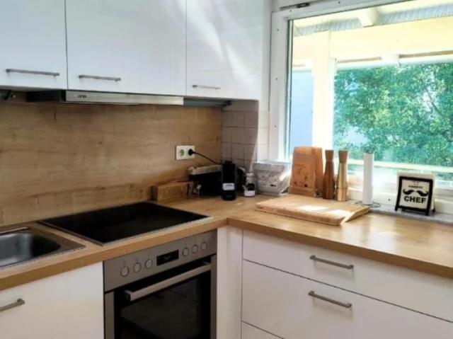 Zwischen Stadtleben und Erholung! Exklusive Dachgeschoss Maisonette Wohnung mit wunderschöner Einbauküche und Süd Ausrichtung hell, modern & hochwertig!