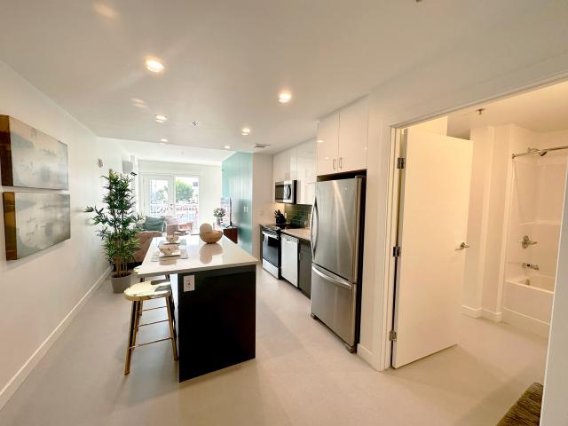 Zu 1 Bedroom Apartment for Rent at 445 Wardlaw Ave, Winnipeg, MB R3L 2J3 River Osborne