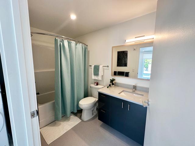 Zu 1 Bedroom Apartment for Rent at 445 Wardlaw Ave, Winnipeg, MB R3L 2J3 River Osborne