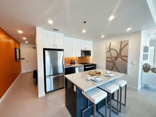 Zu 1 Bedroom Apartment for Rent at 445 Wardlaw Ave, Winnipeg, MB R3L 2J3 River Osborne