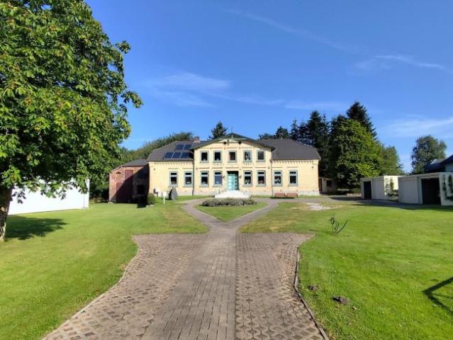 Zu Verkaufen 11 Schlafzimmer Haus Struxdorf Deutschland DLS90111813