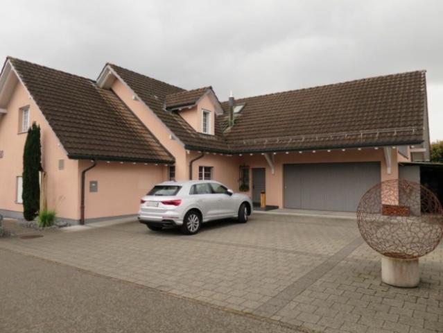 Zu verkaufen 8½ Zi. Villa, mit Innen Schwimmbad in 9532 Rickenbach