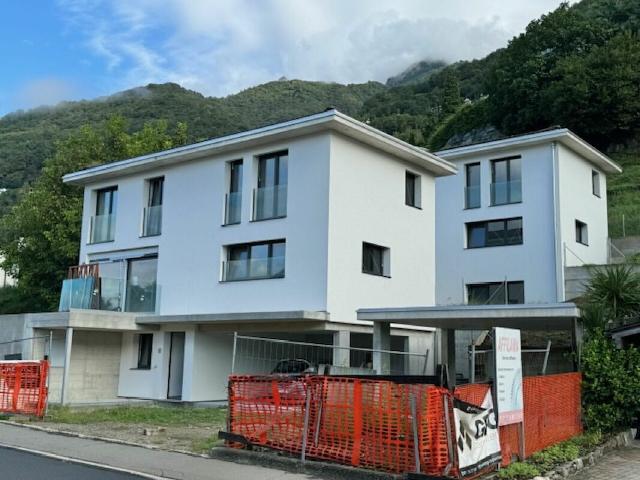ZU VERKAUFEN IN CUGNASCO NEUES EINFAMILIENHAUS 4.5 ZIMMER