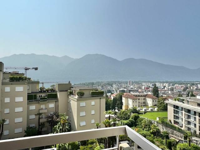 ZU VERKAUFEN IN MURALTO helle 4,5 Zimmer Wohnung im 4. Stock auch als Zweitwohnsitz