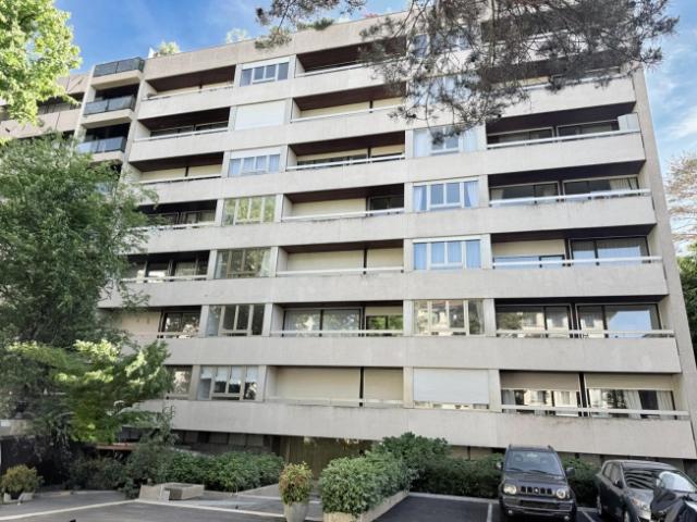 Zu verkaufen von SI – 2 Zimmer Wohnung in Champel