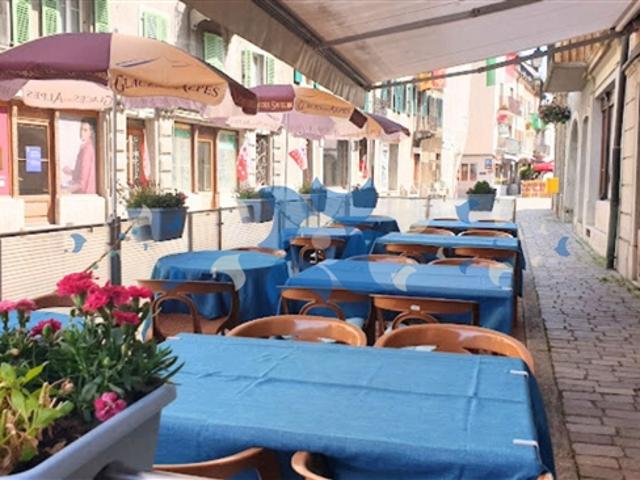 Zu vermieten – 580 m² Restaurant mit Charakter und authentischen Charme in Saint Maurice VS Authentizität, großzügige Volumina und strategische Lage