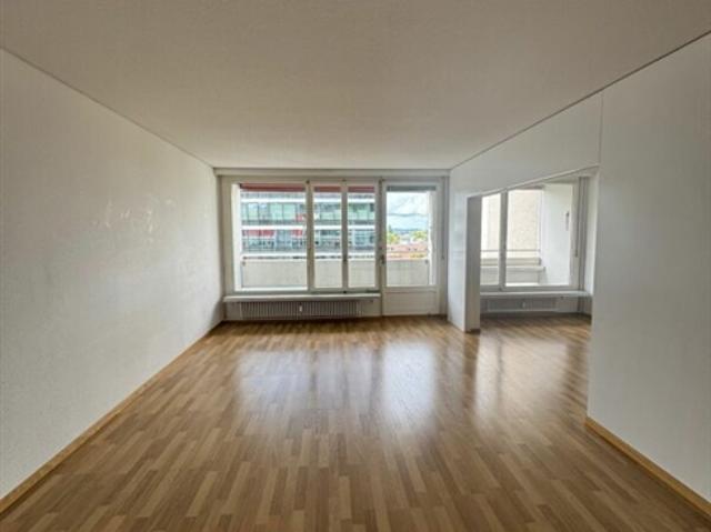 Zu vermieten geräumige 3,5 Zimmer Wohnung ab sofort!