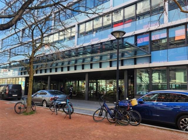 Zu vermieten – Großes Büro von etwa 293 m² im 5. Stock