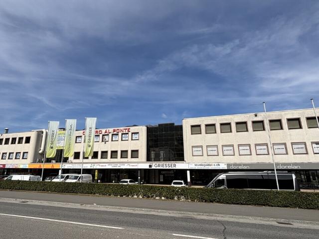 ZU VERMIETEN IN CADENAZZO GESCHÄFTSLAND GEBIET VON CA. 102 M²
