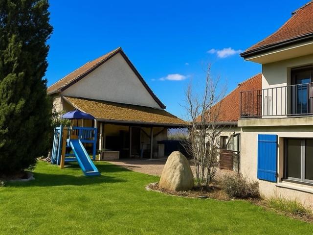 Zu vermieten Magnificent Duplex 5,5 Zimmer 134 m², renoviert im alten Bauernhaus