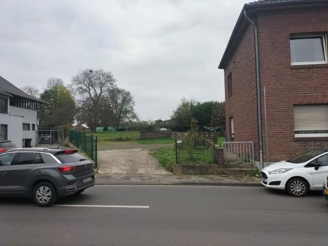 zu vermieten, schöne 65 qm, 3ZKDB Wohnung mit Gemeinschaftsgarten, Stellplatz und eigener Gastherme
