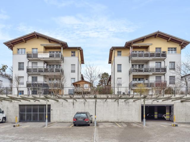 ZU VERMIETEN Parkplatz im Freien