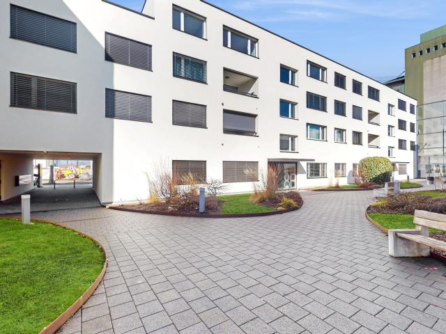 ZU VERMIETEN Parkplatz im Freien
