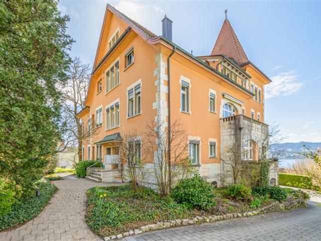 Zu Fuss an den Zürichsee