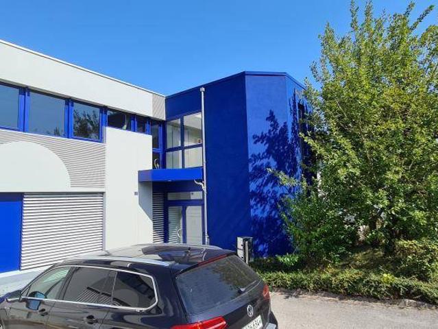 ZU MIETEN Vielseitige Fläche von 325 m2 in Bevaix NE