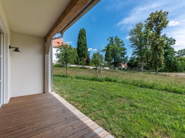 Zum Erstbezug: Familiengerechtes Reiheneckhaus mit Terrassen und Privatgarten