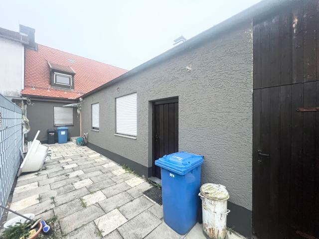 Zum Preis einer Wohnung: Renovierungsbedürftiges Reihenmittelhaus in zentraler Lage von Neumarkt