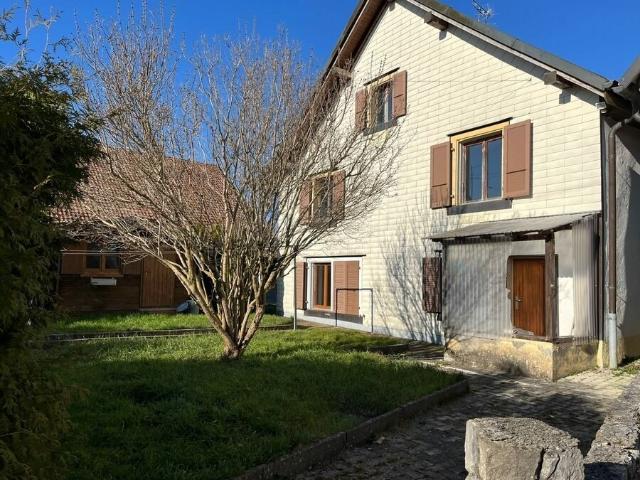 Zum Verkauf ein charmantes kleines Haus mit 5,5 Zimmern zur Renovierung in Bonfol