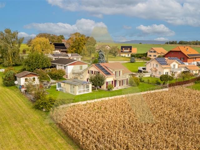 Zum Verkauf großzügiges Familienhaus 5 Minuten von Estavayer le Lac entfernt