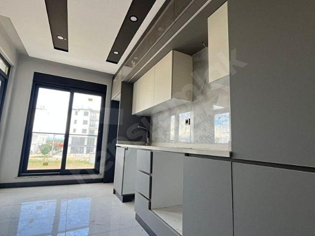 ZÜMRÜT EMLAKTAN ŞELALE MAH.DE SIFIR GENİŞ 3+1 LÜKS DAİRE