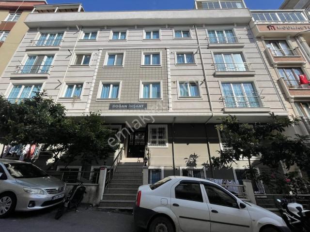 Zümrütevler Tülin Caddesi Yanı Metroya Yakın Satılık Boş 2+1