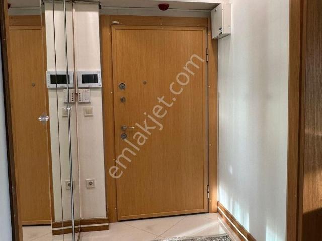 Zümrütevler Marmaroom Sitesinde 3.5+1 Deniz Manzaralı Daire