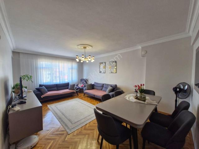Zümrütevlerde içi Yenilenmiş,2 Ad.balkon,ayrı Wc,6.kat,geniş 3+1