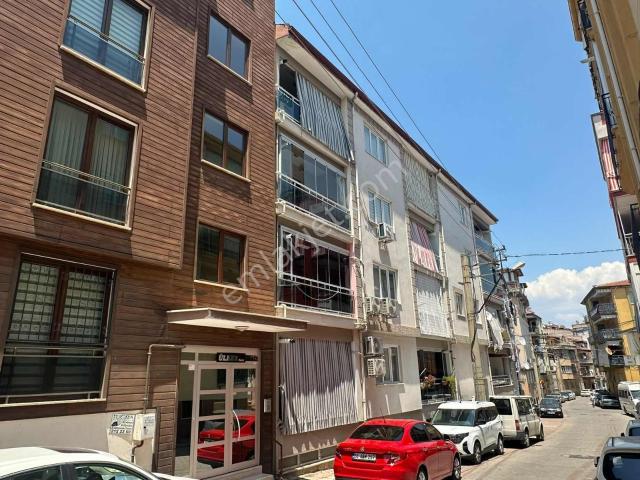 Zübeyde Hanım Caddesine Paralel 2+1 Arakat Otoparklı Daire