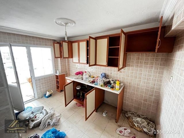 Zübeyde Hanım Eğitim Kurumları Karşısında Arakat Doğalgazlı Asansörlü Otoparklı Satılık Daire ACİL !