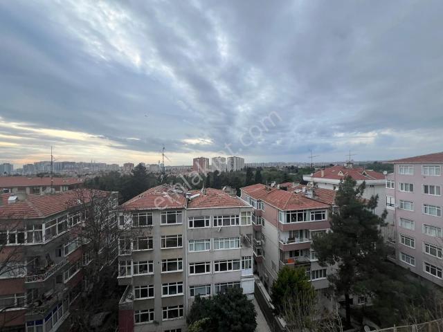 Zuhuratbaba Da Satılık Ferah Manzaralı 3+1 105 M2 Çift Balkonlu