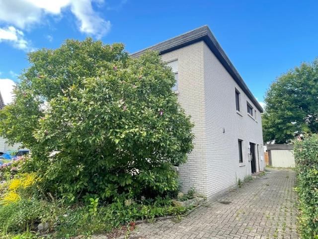 Zuhause im Herzen Oldenburgs. Stilvolle Wohnung im Zweiparteienhaus nähe des historischen Pferdemarktes