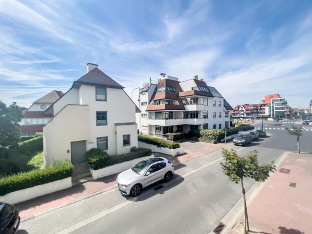 Zuidgericht appartement met open zicht op villa residentie