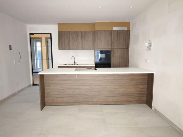 Zuidwestgericht en gelijkvloers nieuwbouwappartement met.